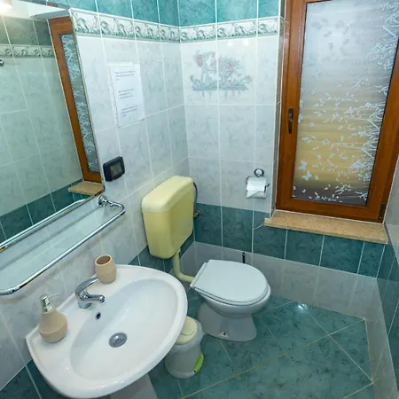 Apartman With Pool Fjord Kanfanar