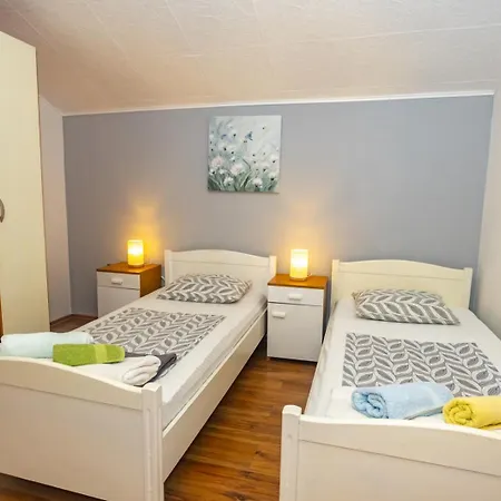 Apartman With Pool Fjord