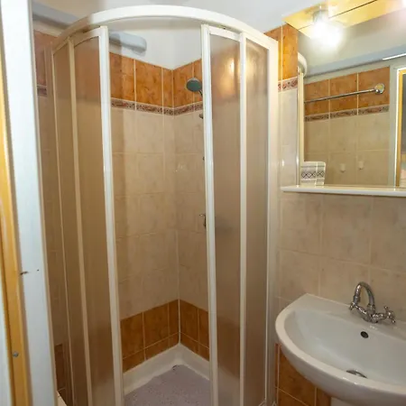 Apartman With Pool Fjord Kanfanar