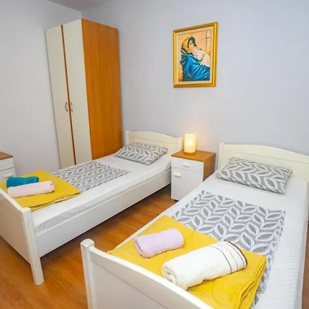 Apartment With Pool Fjord Kanfanar